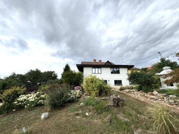 Mehrfamilienhaus mit Loft, traumhaftem Grundstück und...