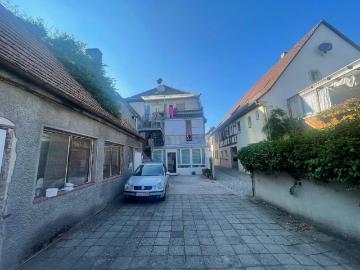 Mehrfamilienhaus