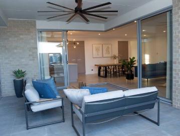 Melton West Family Home, 3 Bed, 2 Bath, 2 Living, 285m2...