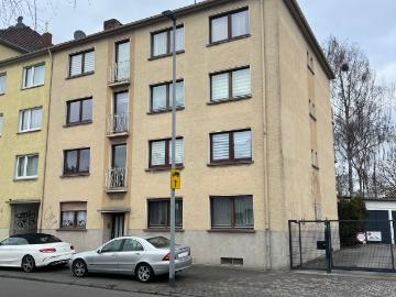 Mit Balkone! Solides Mehrfamilienhaus mit 8 Wohnungen in...