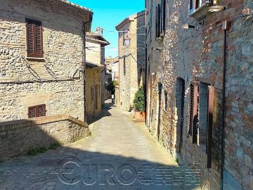 Montone Appartamento indipendente in centro storico 73m²...