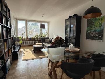 Möblierte, zentral gelegene Wohnung mit Loggia zur...