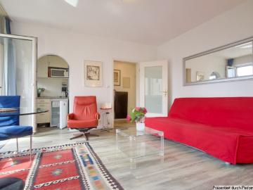 Möbliertes Apartment mit schönem großem Balkon und...