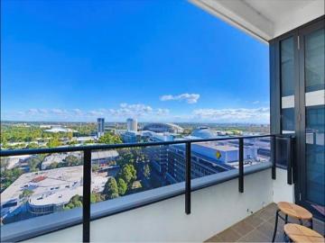 Modern and Stylish 1 Bed Apt on high level