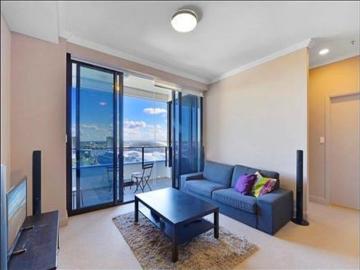 Modern and Stylish 1 Bed Apt on high level