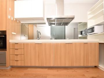 Modern and Spacious Two Bedroom Apartment With...