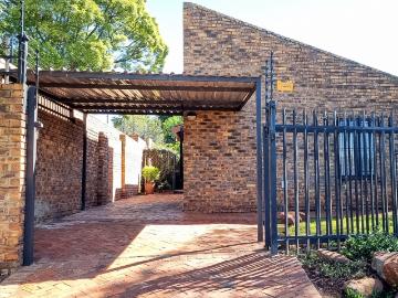 Modern Garden Flat to Rent in Moreleta Park – Private...