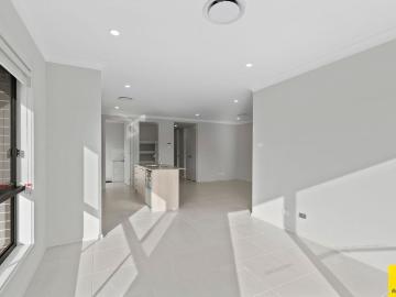 Modern Family Living in Sought After Forest Reach Estate!