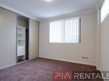 Modern One bedroom Apartment + study for lease. walking...