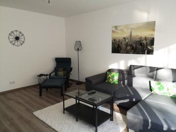 Modern möblierte Wohnung mit Balkon in Köln Dünnwald...