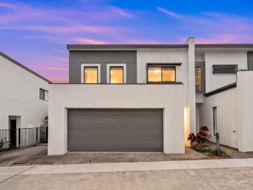 Modern South North Facing Four bedroom Townhouse Only...