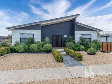 Modern Waterfront Holiday Escape Mannum Waters