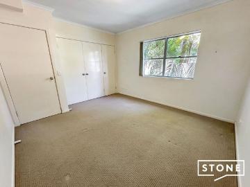 Modern two bedroom unit near popular Jetty strip