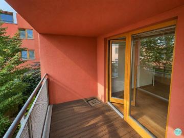 moderne, helle 2 Zimmer Wohnung mit hofseitigem Balkon +...
