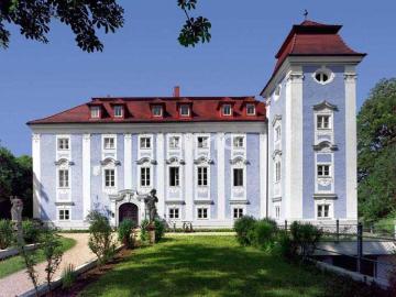 Moderne, sehr helle Loft Wohnung im Schloss Lichtenegg,...