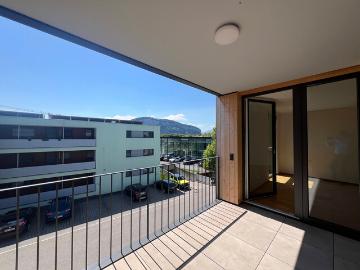 Moderne 2 Zimmer Dachgeschoßwohnung mit Garagenplatz