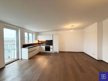 Moderne 70m² DG Wohnung + 7m² Balkon und Lift Nahe U4...