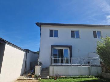 MODERNES WOHNEN MIT TERRASSE UND GARTEN!