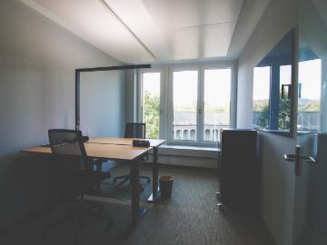 Modernes Büro am Tessinerplatz mit Stadtblick