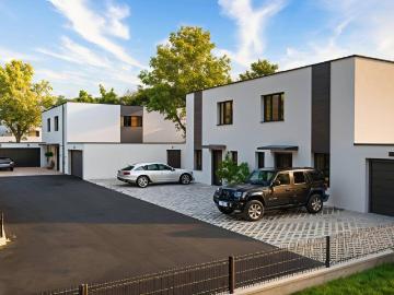 Doppelhaushälfte in Randlage mit XL Garage – Marchtrenk...