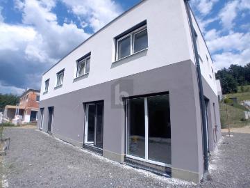 MODERNES DOPPELHAUS IN RUHIGER SONNENLAGE MIT PV ANLAGE...
