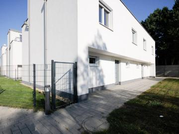 MODERNES DOPPELHAUS IN SEYRING MIT GARTEN IN SÜD WEST...