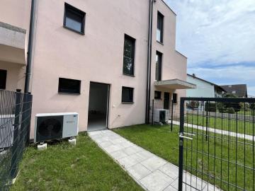 Modernes Reihenhaus Erstbezug 4 Zimmer, 2 Balkone,...