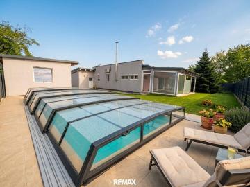 Moderner Bungalow mit Pool und traumhafter Terrasse...
