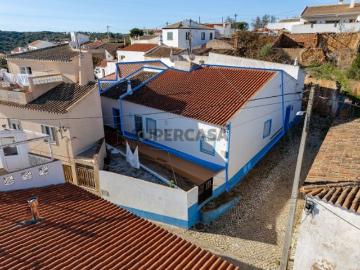 Moradia com Potencial de Personalização em Barão de São...