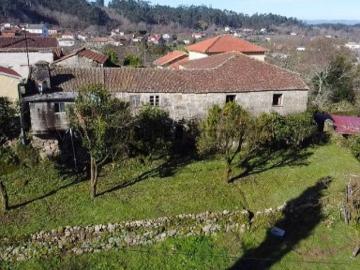 Moradia em granito p/recuperar Vouzela