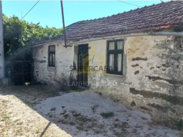 Moradia para Restauro com Terreno em Salto, Montalegre...