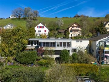 Naturnah in Zofingen 2 Familienhaus mit Attika Potenzial