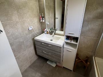 Neat & tidy renovated half duplex located in trunding!