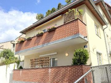 Neuwertig. Komfortabel. Mit Balkon. Mit privatem Patio....
