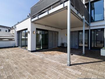 Neuwertige hochwertig ausgestattete Wohnung mit großer...