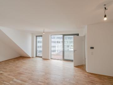 Neu Sonne Über den Dächern! 2 Zimmer Dachgeschosswohnung...