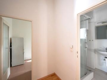 Neu Raum Für Ideen! 2 Zimmer Altbau zum Sanieren mit 47...