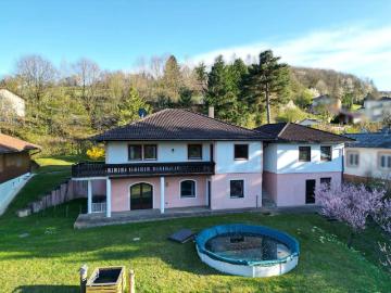 Neuer Preis! EIN ZWEIFAMILIENHAUS SCHÖNE LAGE IN...