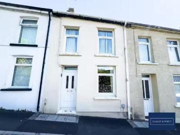Charming 1 BA 2 bedroom terraced house for rent in...