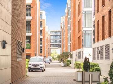Newbury, Berkshire, 2 Bedroom Flat