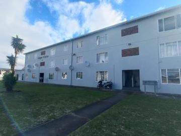 newly renovated 3 bedroomed apartmen.