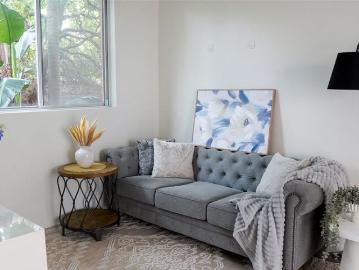 Newly Renovated 2 Bedroom Apartment for Lease