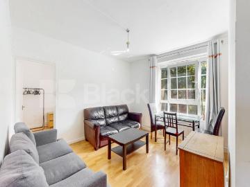 Newly refurbished bright & airy Mid century development