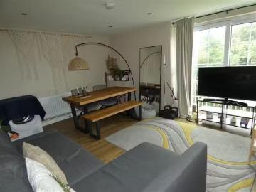 For Rent! 63 Fortwilliam Grange