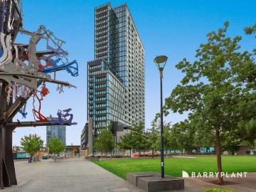 NORTH FACING PARTLY FURNISHED SITUATED IN COLLINS WHARF