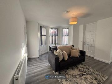Norwood Terrace, Leeds LS6, 1 bed flat to rent, £895 pcm...