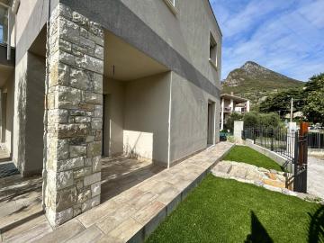 Nuovissima villa singola con tre camere da letto Vista...