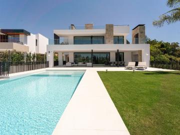 Nueva Villa con Vistas Espectaculares al Golf y a la...