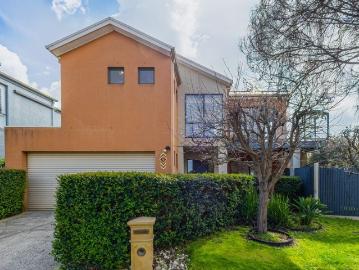 OCEAN VIEWS, SPACE & EXCEPTIONAL STORAGE