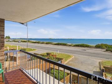 Ocean Front Shoalwater 3/4 bed x 3 bathroom x 3 parking...